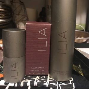 Ilia Foundation & 2 illumination sticks